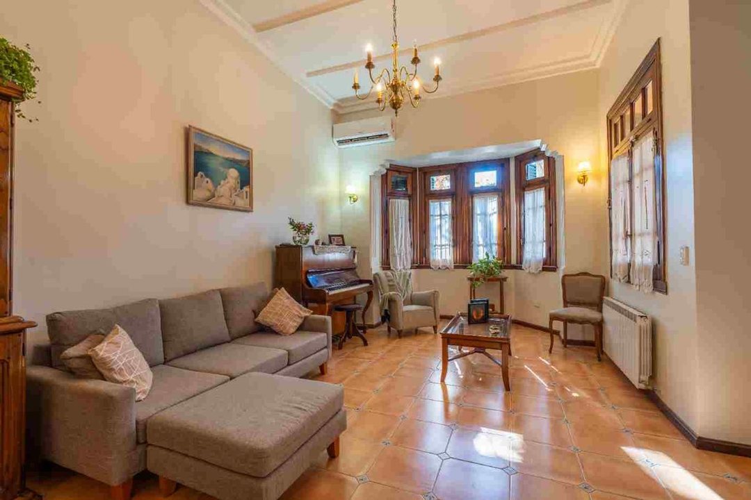 VENTA CASA BANFIELD 6 AMBIENTES