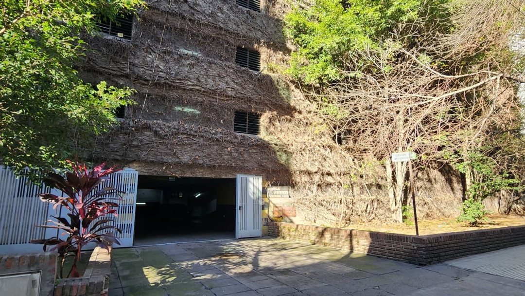 Venta cochera fija  y cubierta en Belgrano