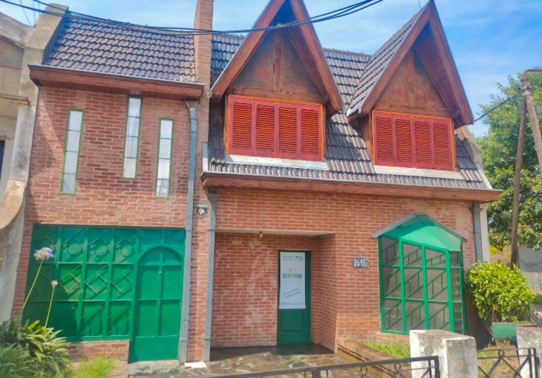 VENTA CASA 8 AMB CON PATIO BERAZATEGUI