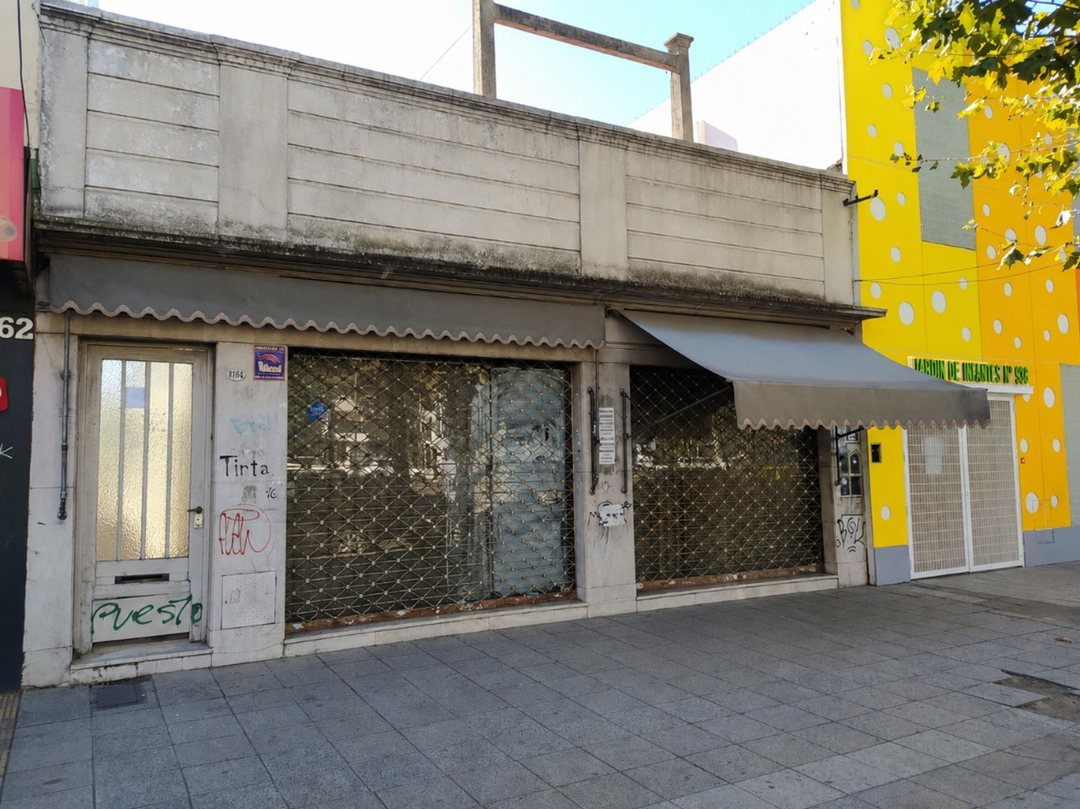 Casa 4 ambientes sobre Lote 8,70 x 49,85m en Wilde