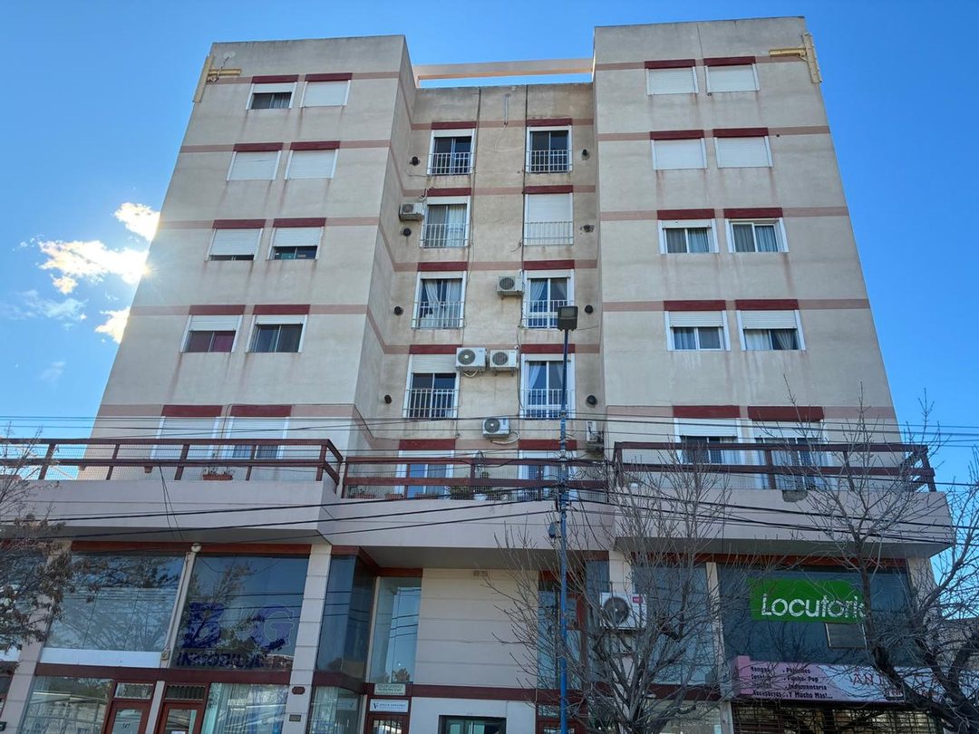 DEPARTAMENTO EN VENTA EN EL CENTRO DE GRAL ROCA.