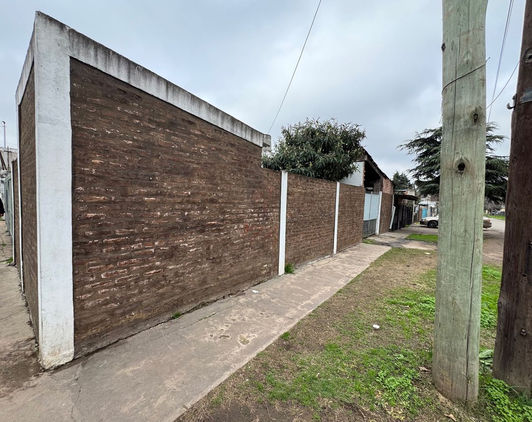 VENTA CASA 4 AMB MAS CARPINTERIA