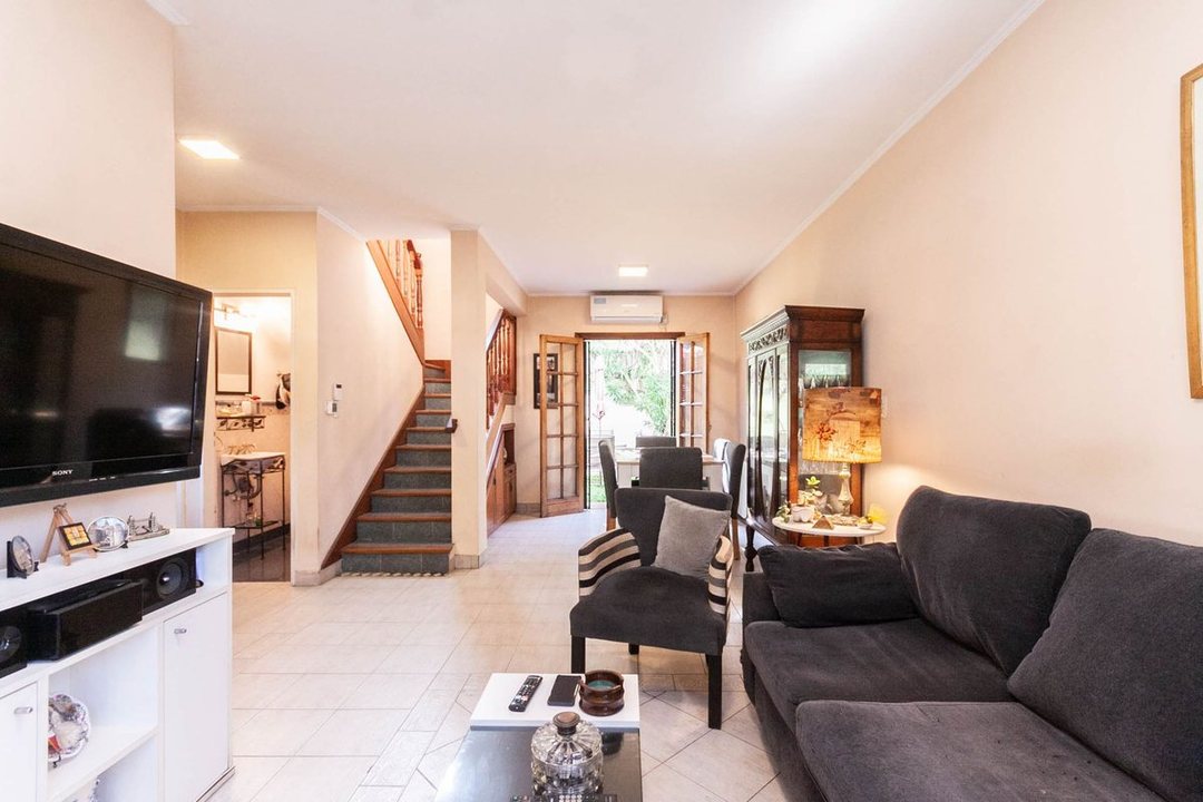 CASA EN VENTA 5 AMBIENTES EN ADROGUE - OPORTUNIDAD