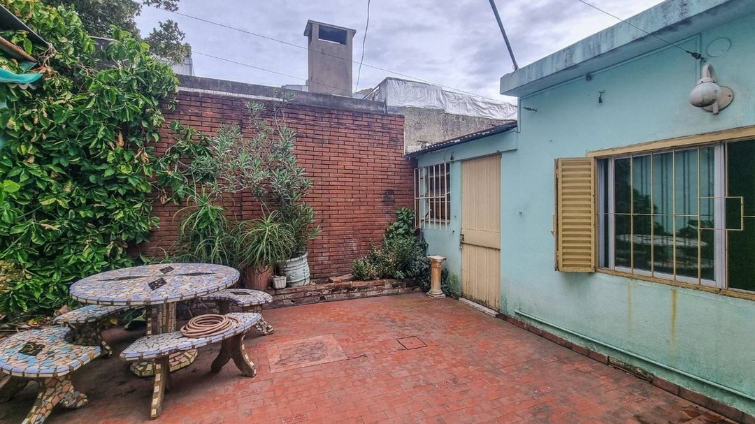 VENTA CASA DE 4 AMBIENTES VILLA LYNCH CON PATIO