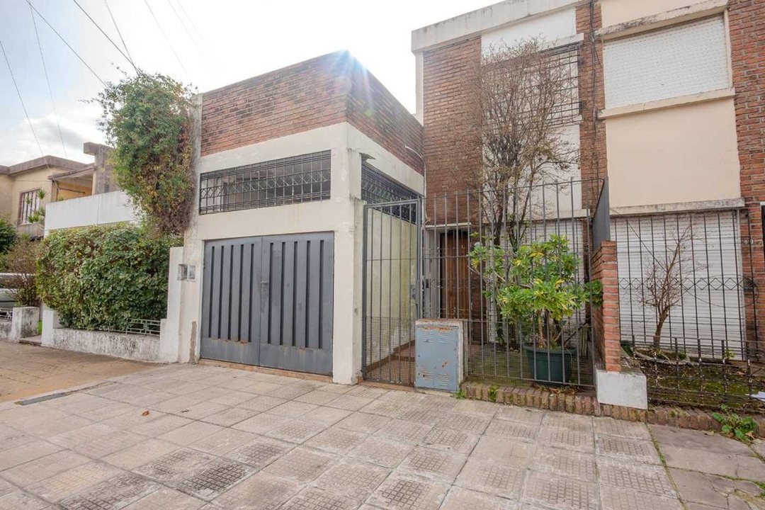 EN VENTA PH 3 AMB COCHERA Y TERRAZA