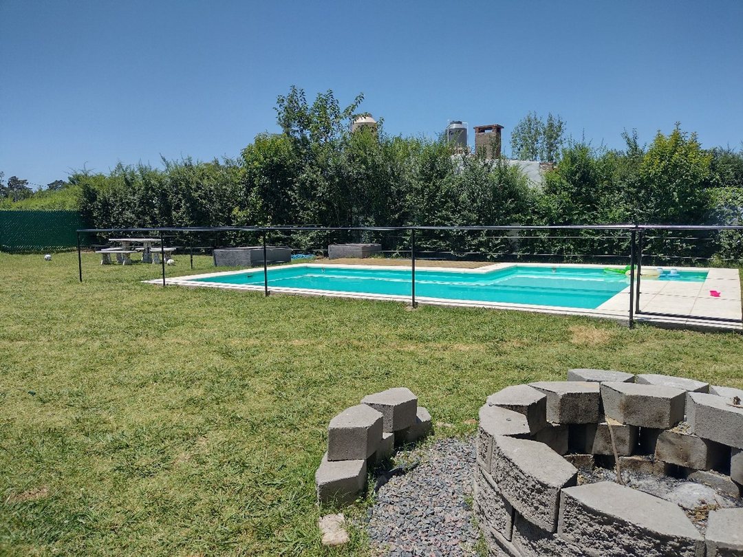 VENTA CASA 3AMB GRAL RODRIGUEZ LOTE 420M2 PILETA