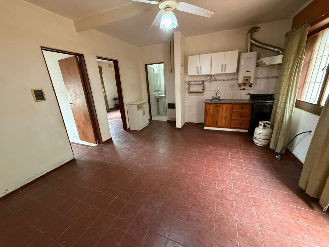 VENTA PH 2 DORM C/COCHERA FRENTE RIO CARLOS PAZ