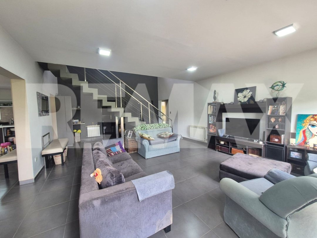 Venta casa 3 dormitorios Bº Comahue Golf Club