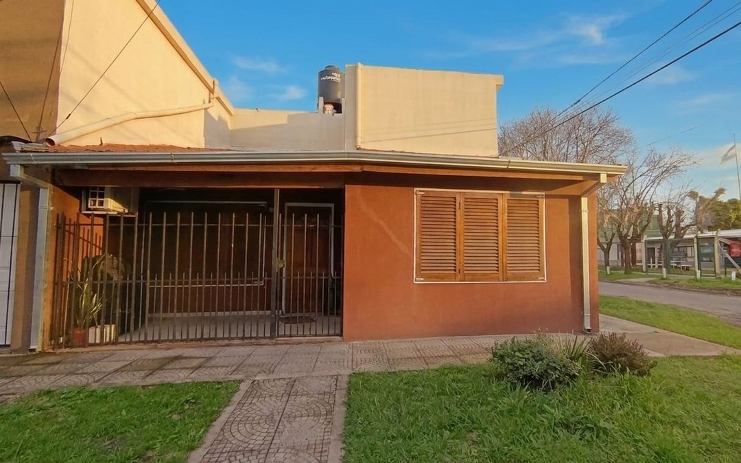 VENTA PH 3 AMBIENTES EN CASTELAR OFRECE FINANCIAR