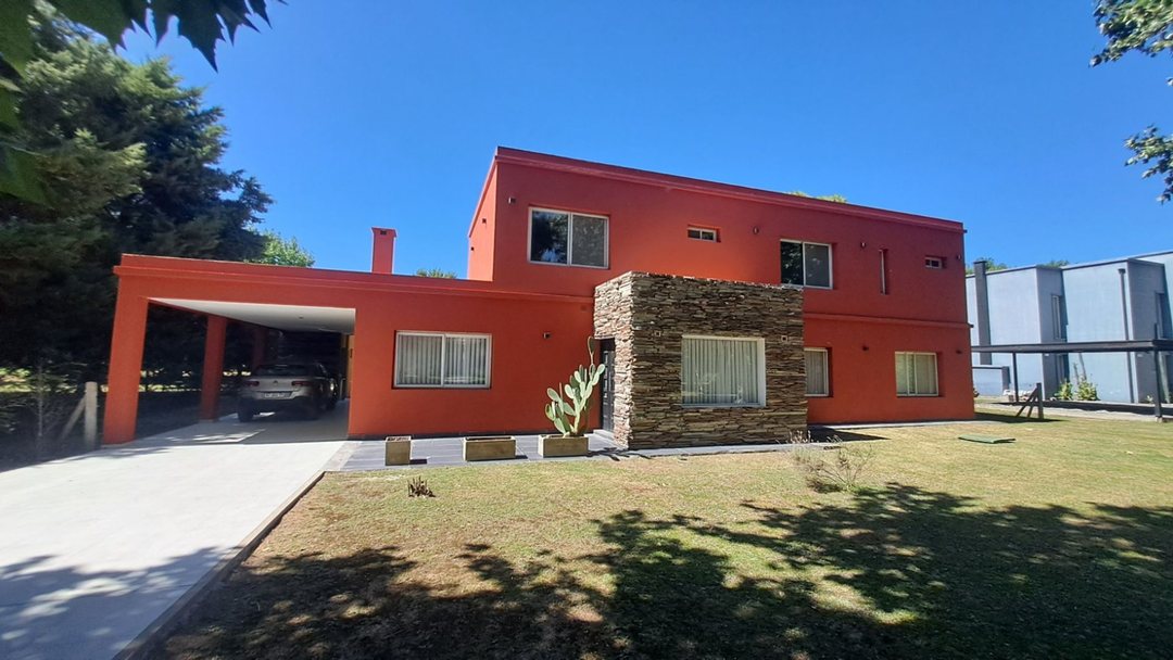 Casa en Venta 6 amb en Barrio Priv Haras del Sol