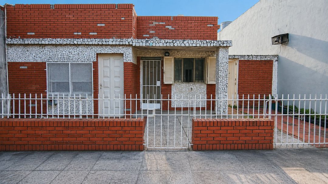Oportunidad Única en Banfield para 2 Familias.