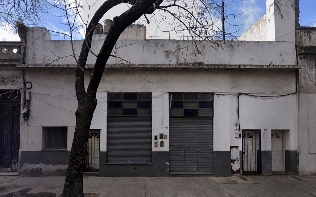 VENTA CASA CON 2 DEPTOS LOCAL TERRAZA CONSTITUCION