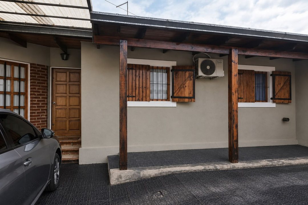 CASA EN VENTA LA PLATA APTA CREDITO