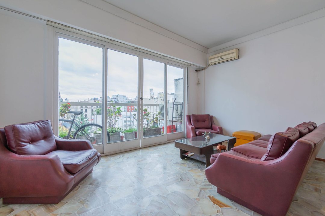 DEPARTAMENTO 3 AMBIENTES BALCON COCHERA MONSERRAT