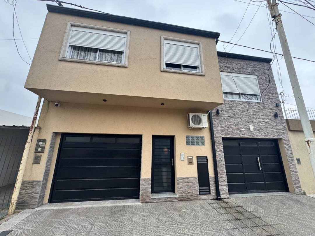CASA EN VENTA EN PERGAMINO CON PILETA