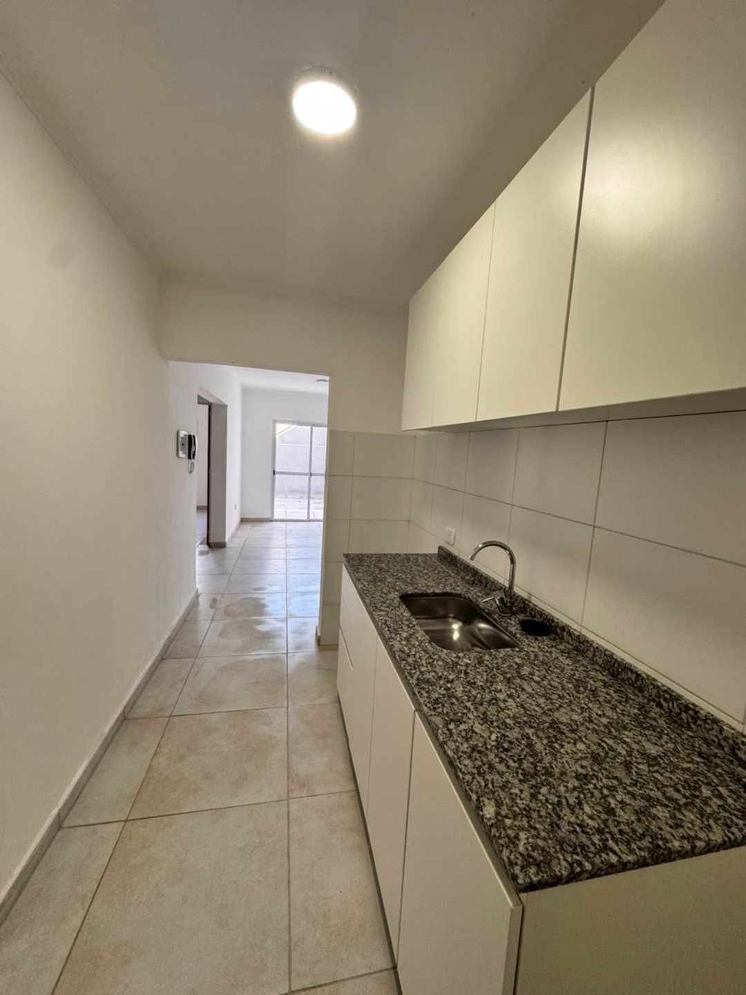 DPTO EN ALQUILER ZONA COSTANERA A ESTRENAR