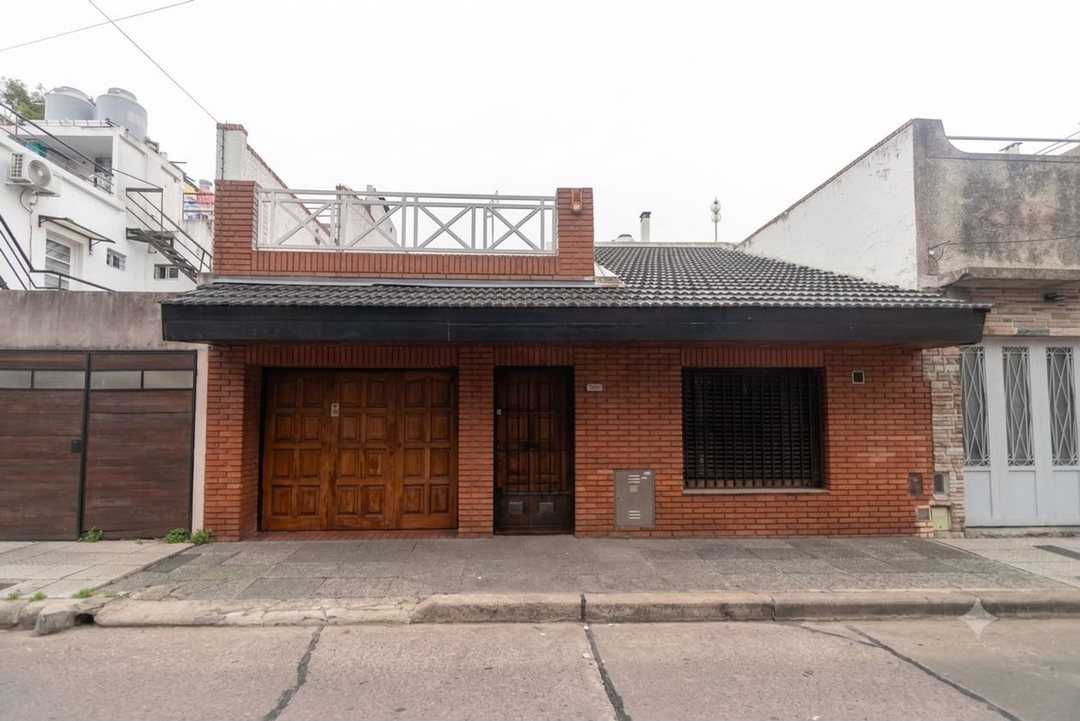 CASA 3 AMBIENTES QUINCHO TERRAZA COCHERA