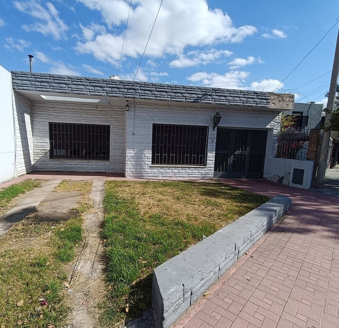 VENTA DOS CASAS DE 3 DORMITORIOS COCHERA B PARQUE