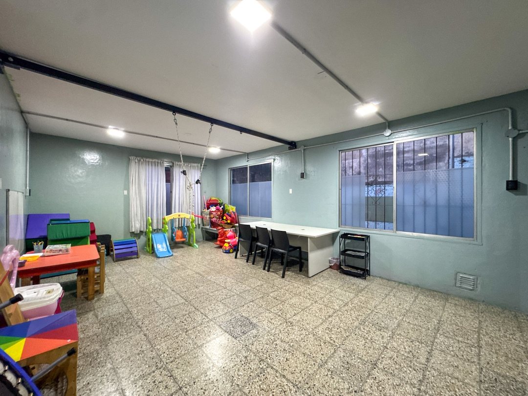 VENTA PROPIEDAD 4 AMBIENTES C/PATIO EN SOLANO