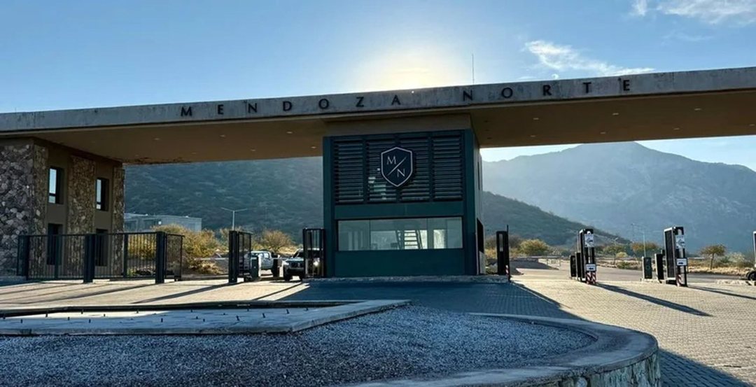 EXCLUSIVO LOTE EN BARRIO PRIVADO MENDOZA NORTE