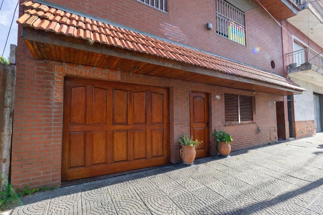 VENTA PH 3 AMBIENTES CON PATIO Y COCHERA CUBIERTA