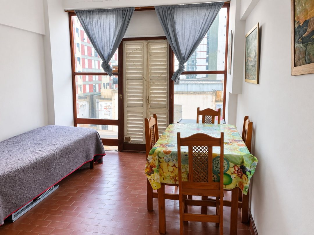 VENTA MONOAMBIENTE AL FRENTE CON BALCÓN CENTRO