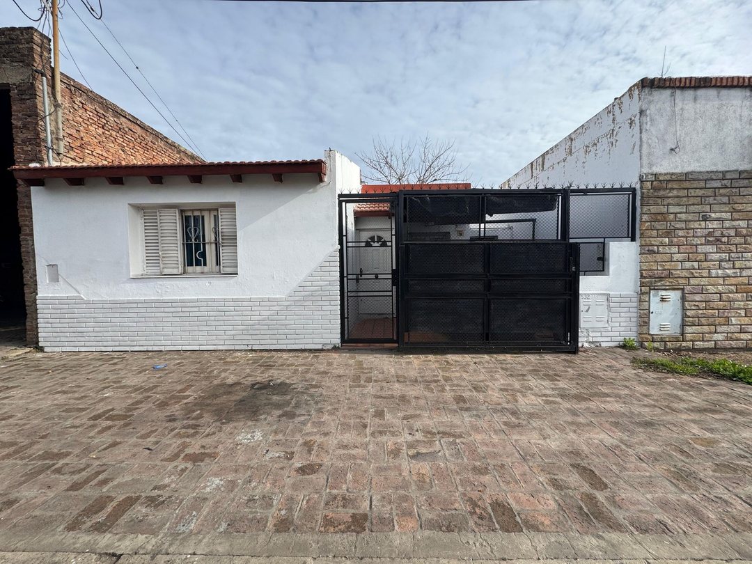 CASA EN VENTA EN PERGAMINO