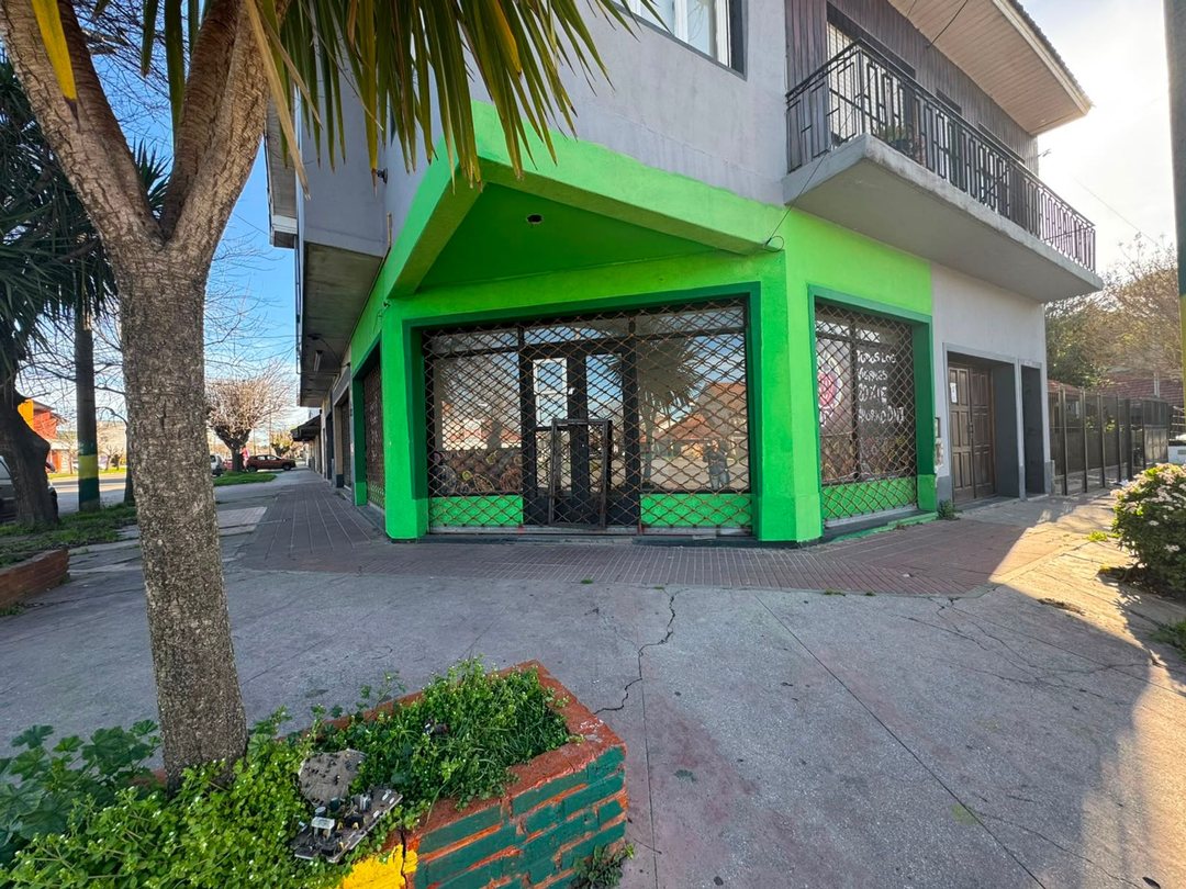 ALQUILER LOCAL ZONA MUNDIALISTA CON PATIO Y BAÑO