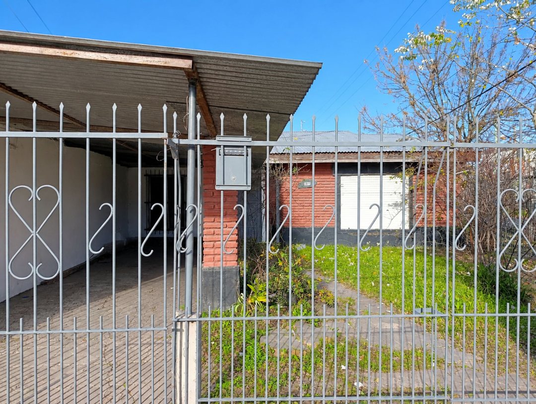 CASA EN VENTA BERISSO A RECICLAR 2 DORMITORIOS