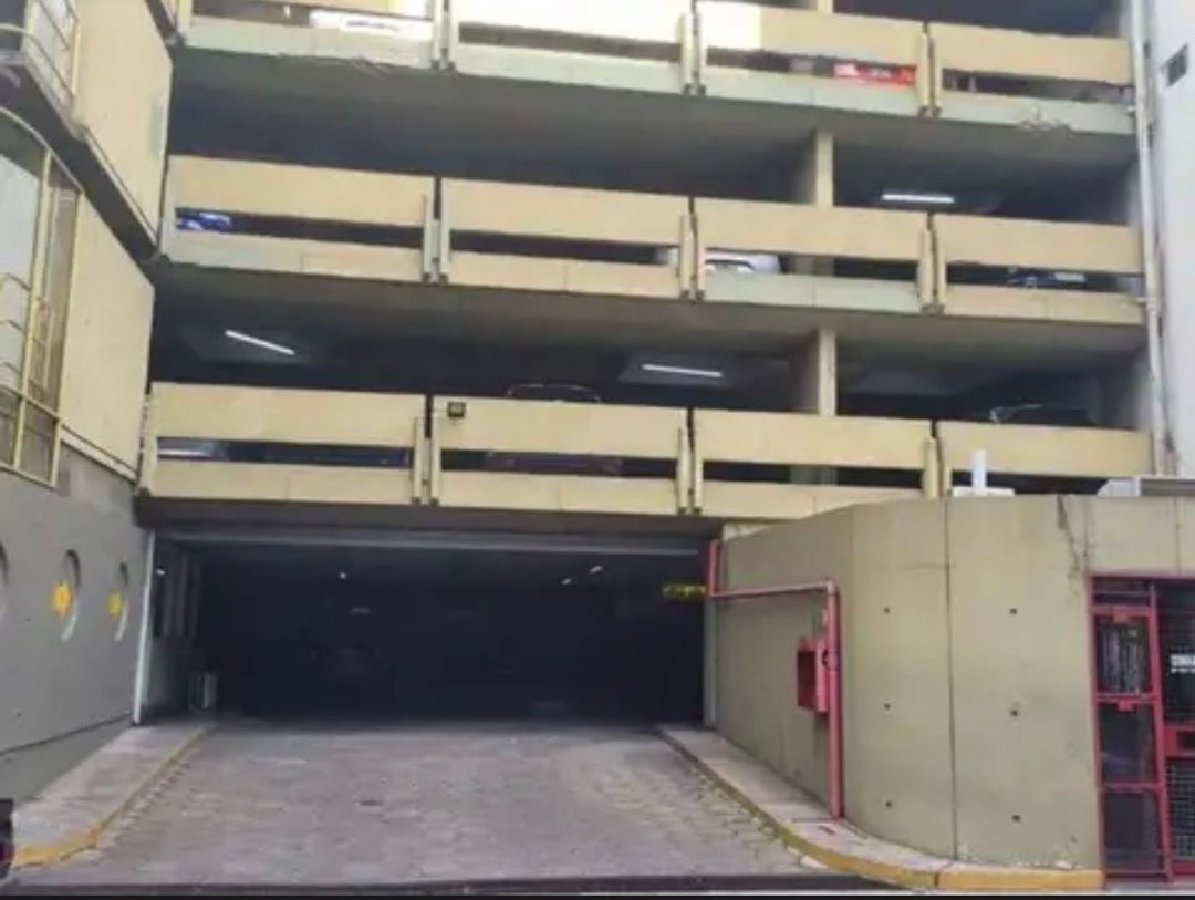 Venta Cochera Hipólita Yrigoyen al 900 Monserrat