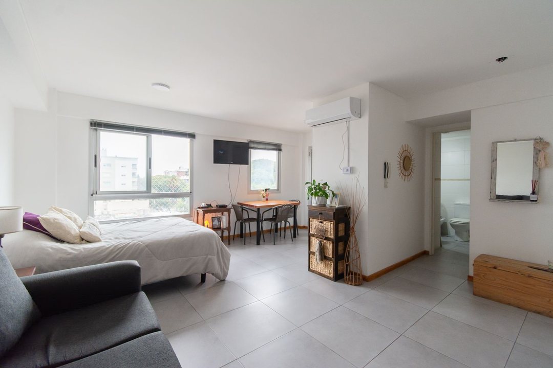 VENTA MONOAMBIENTE ITUZAINGO COCHERA PzaSanMartin