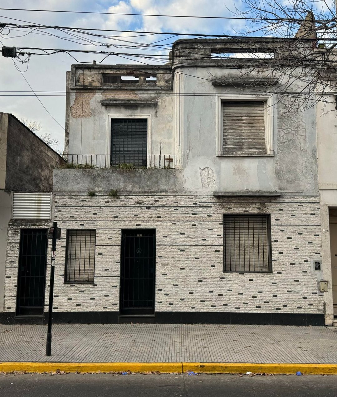 CASA A REFACCIONAR SOBRE LOTE PROPIO P. CHACABUCO