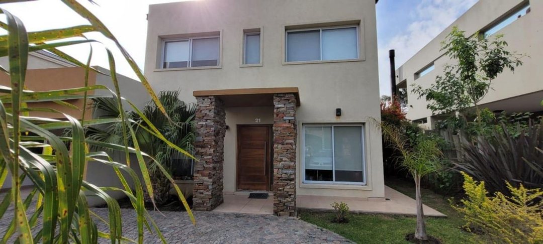 CASA EN VENTA 4 AMBIENTES | ALTOS DE HUDSON I