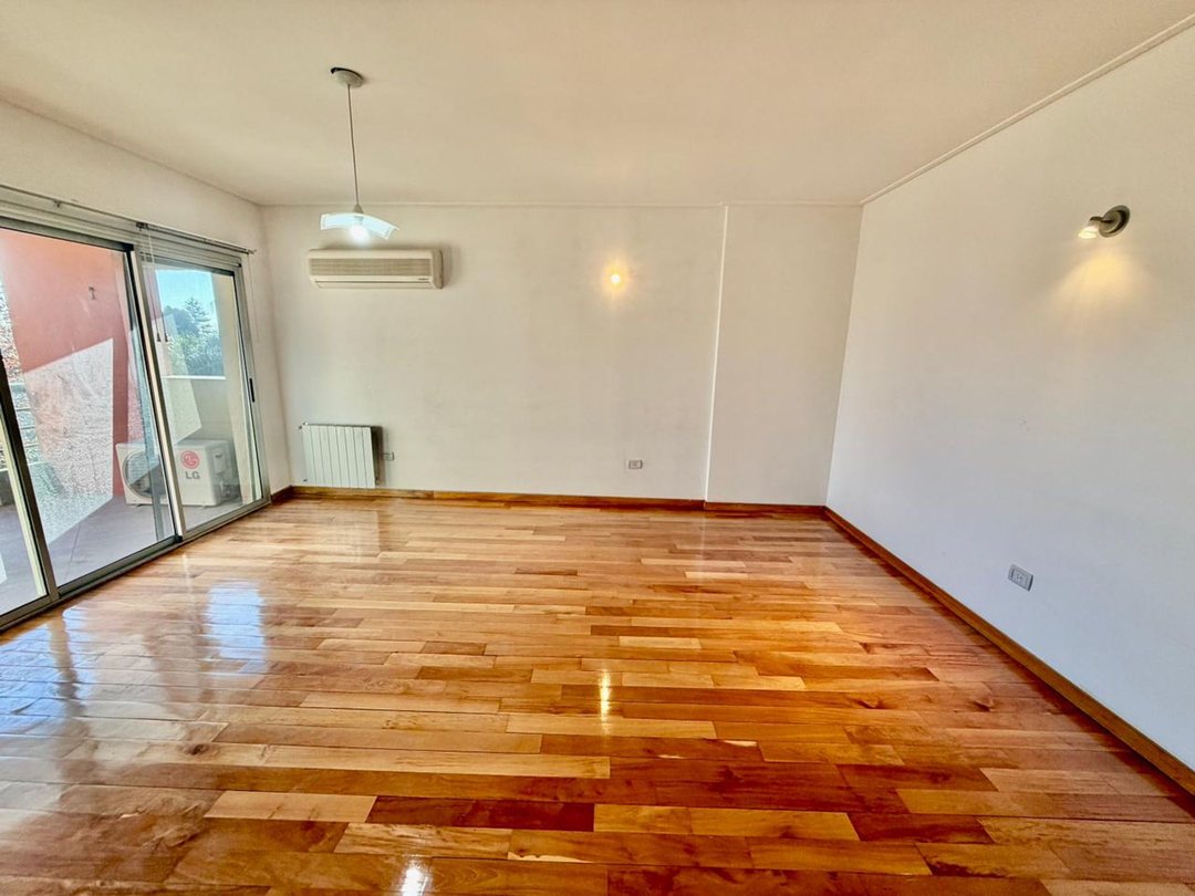 VENTA DEPTO 2 AMB CON COCHERA Y BAULERA APTO CRED