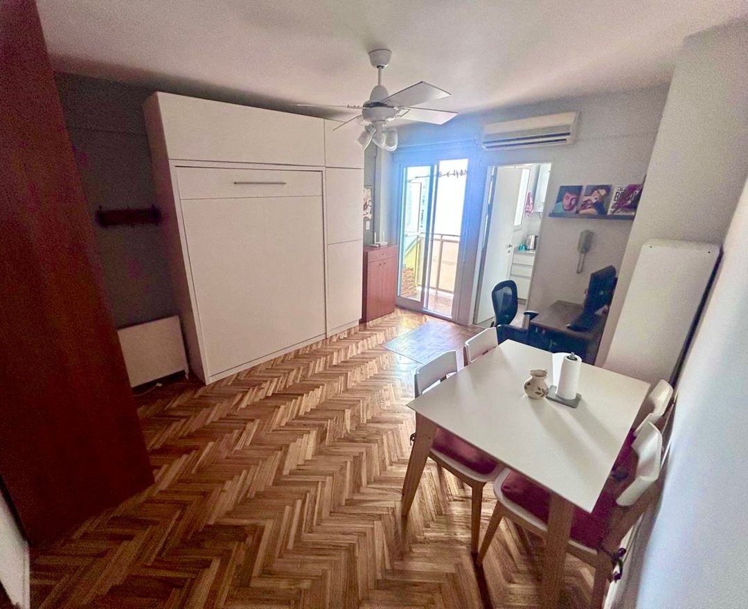 VENTA Monoambiente impecable - balcón - Almagro