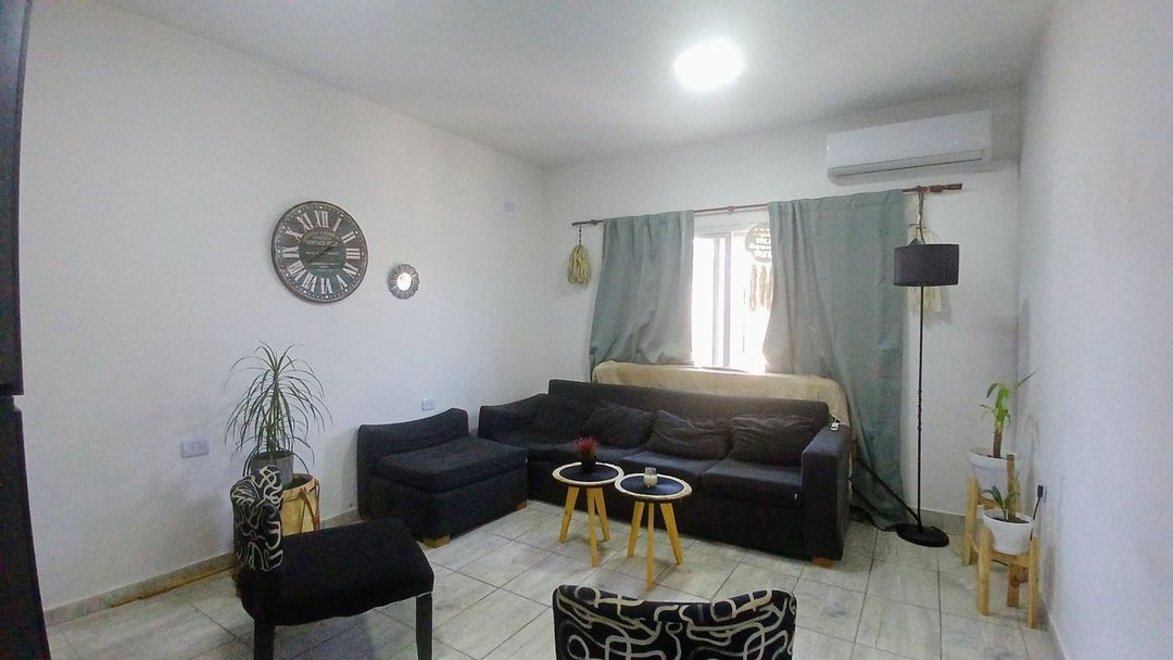 CASA REMODELADA A NUEVO!-3DORM/PATIO/COCHERA-LANUS