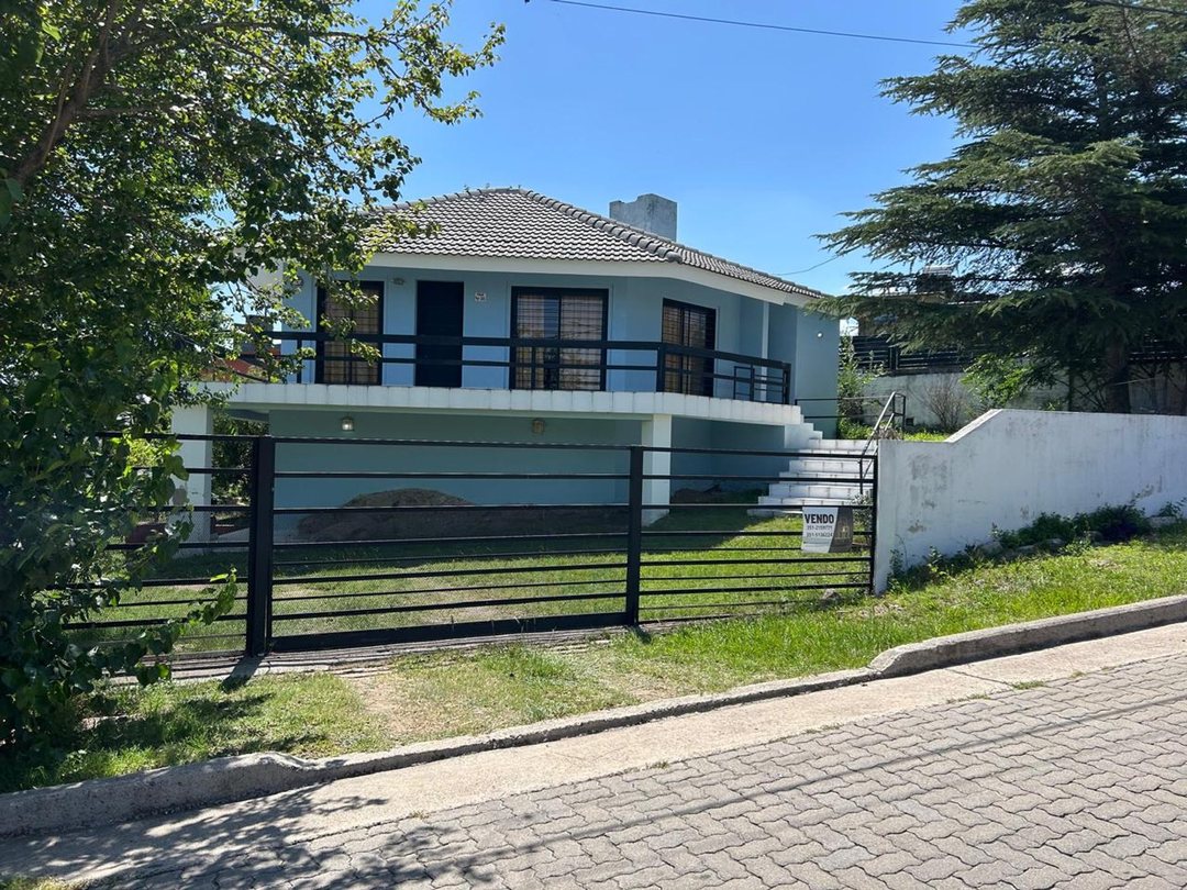 CASA EN VENTA3 DOMITORIOS VILLA CARLOS PAZ
