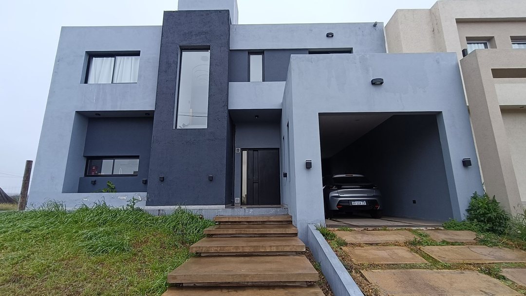 VENTA CASA PREMIUM 3 DORMITORIOS PILETA TEJAS 4