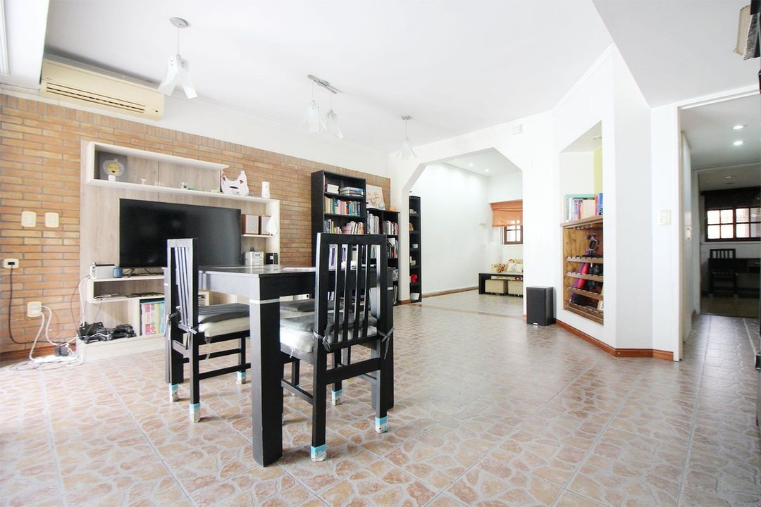 OPORTUNIDAD!!! VENTA CASA 4 AMBIENTES- S. LUGARES
