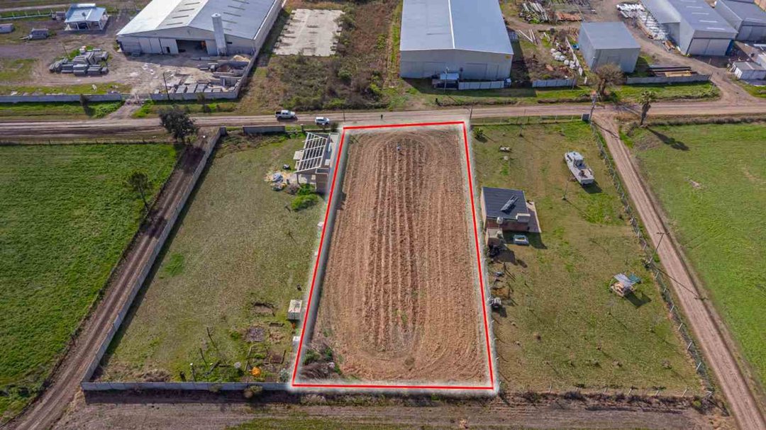 Venta lote industrial sobre colectora de aut. N.°9