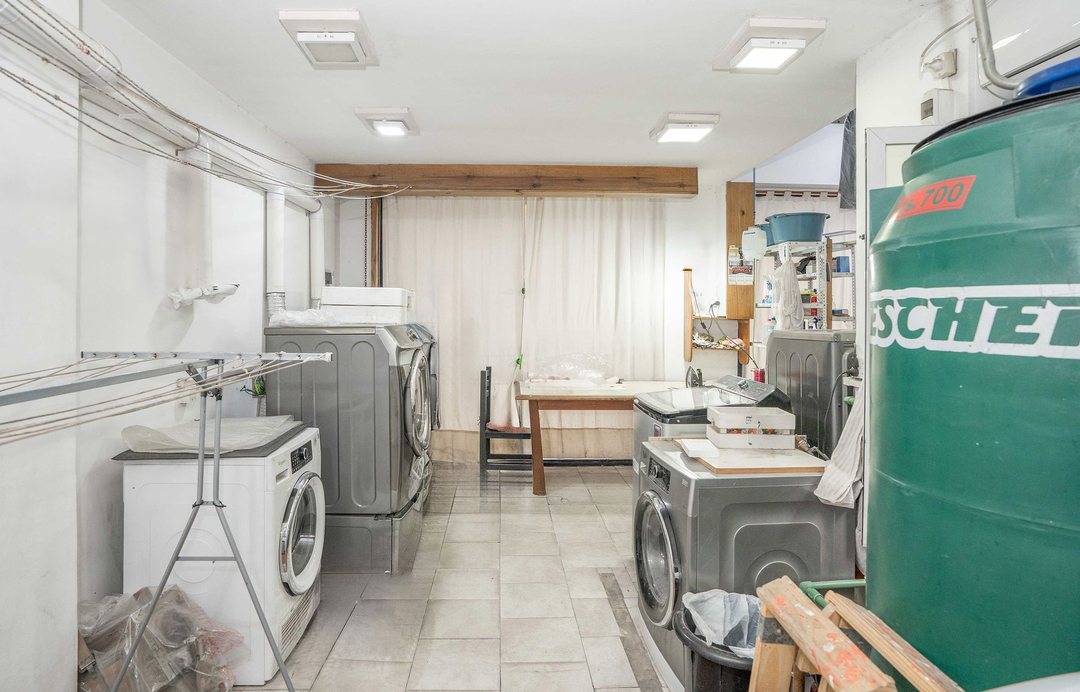 LOCAL A LA VENTA EN UNA INMEJORABLE ZONA DE LANUS