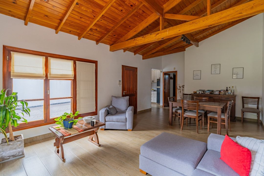 Venta Casa 5 Ambientes Cochera Parque Constitucion