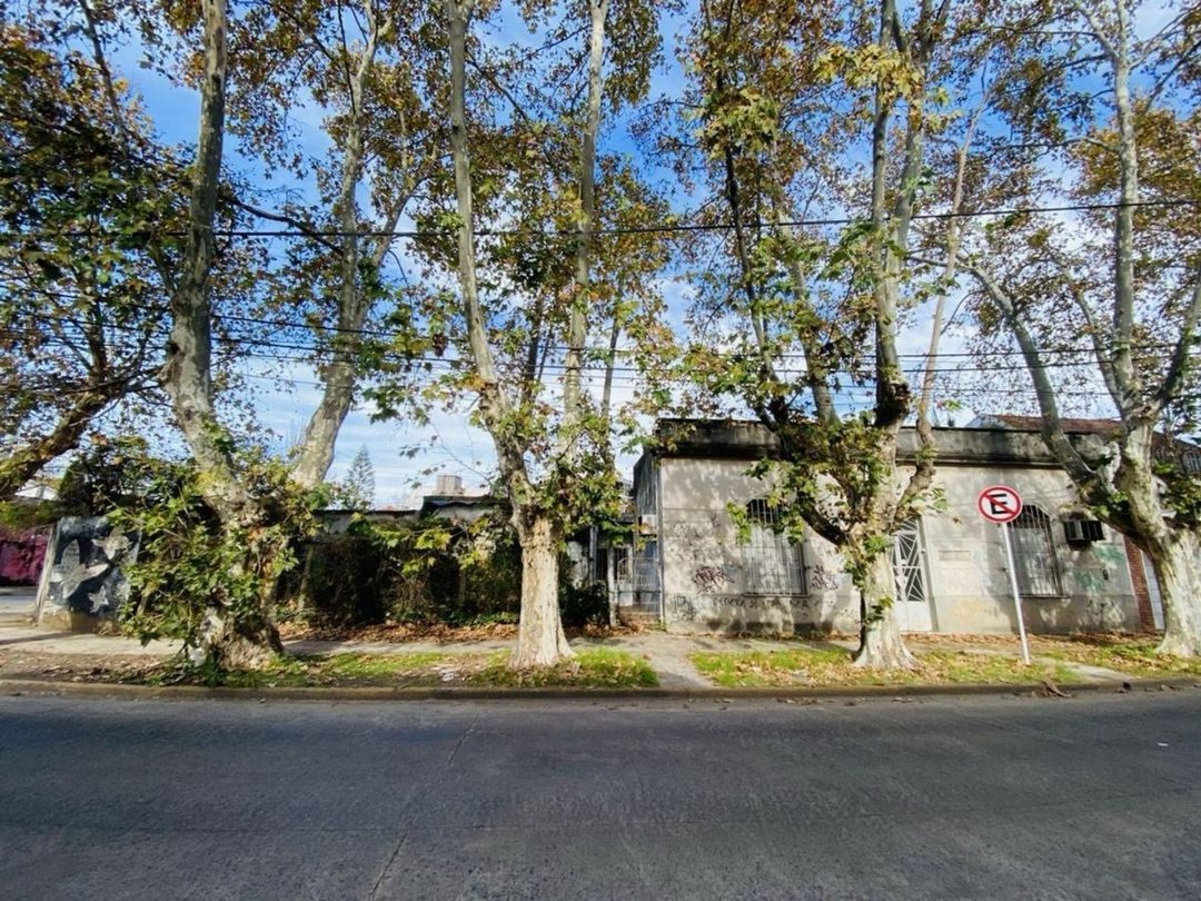 Venta lote en Esquina Caseros