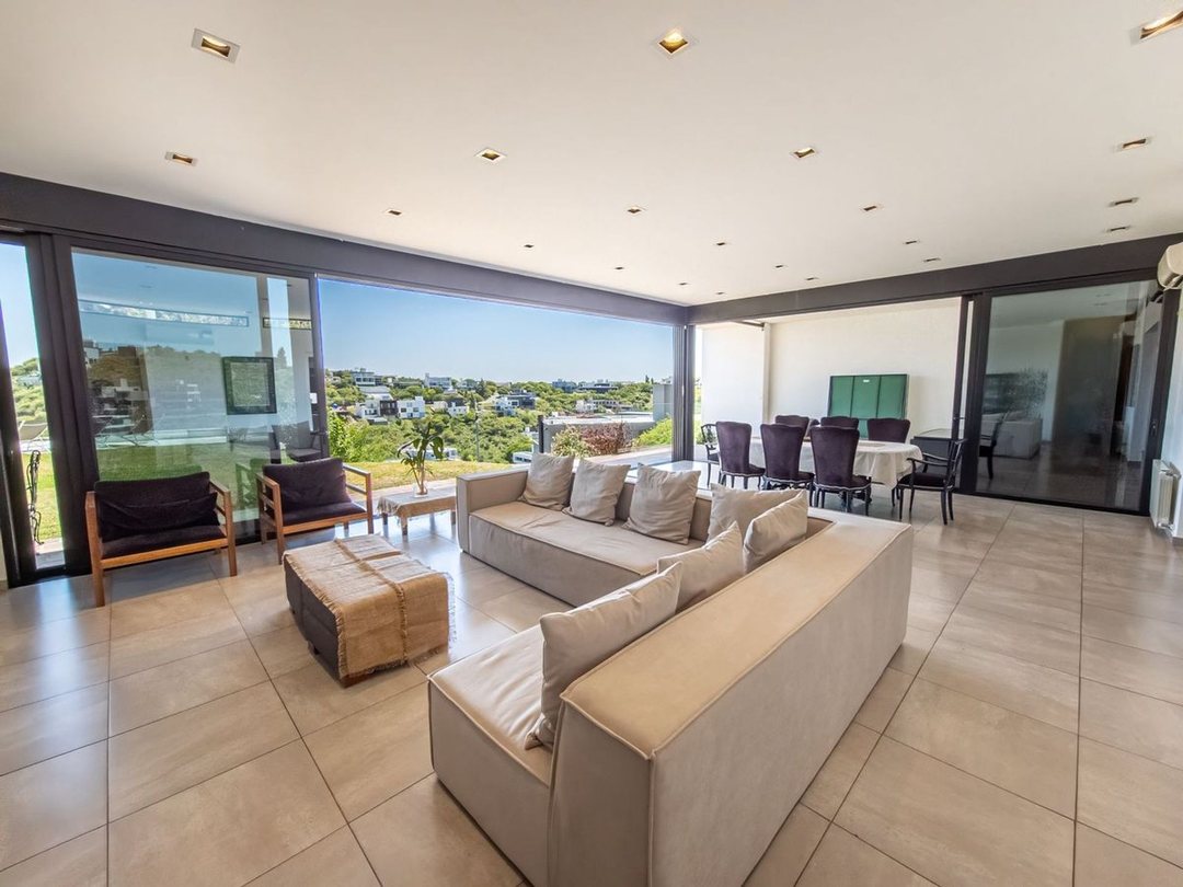 Venta La Cuesta casa 4 dormí con pileta