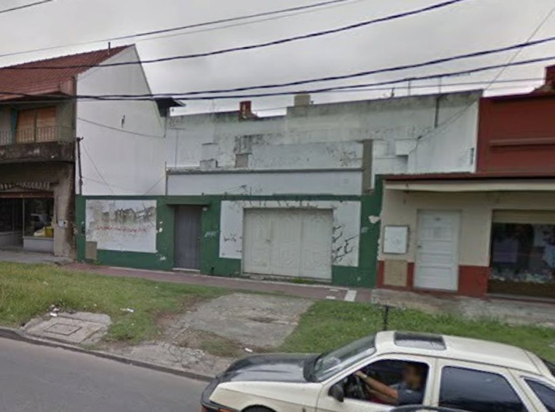 CASA S/LOTE PROPIO 3 AMB SOBRE AVENIDA LANUS E