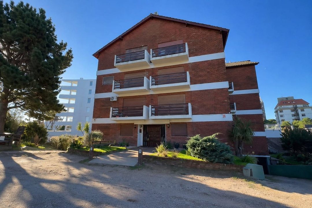 Venta departamento Pinamar dos cuadras del MAR