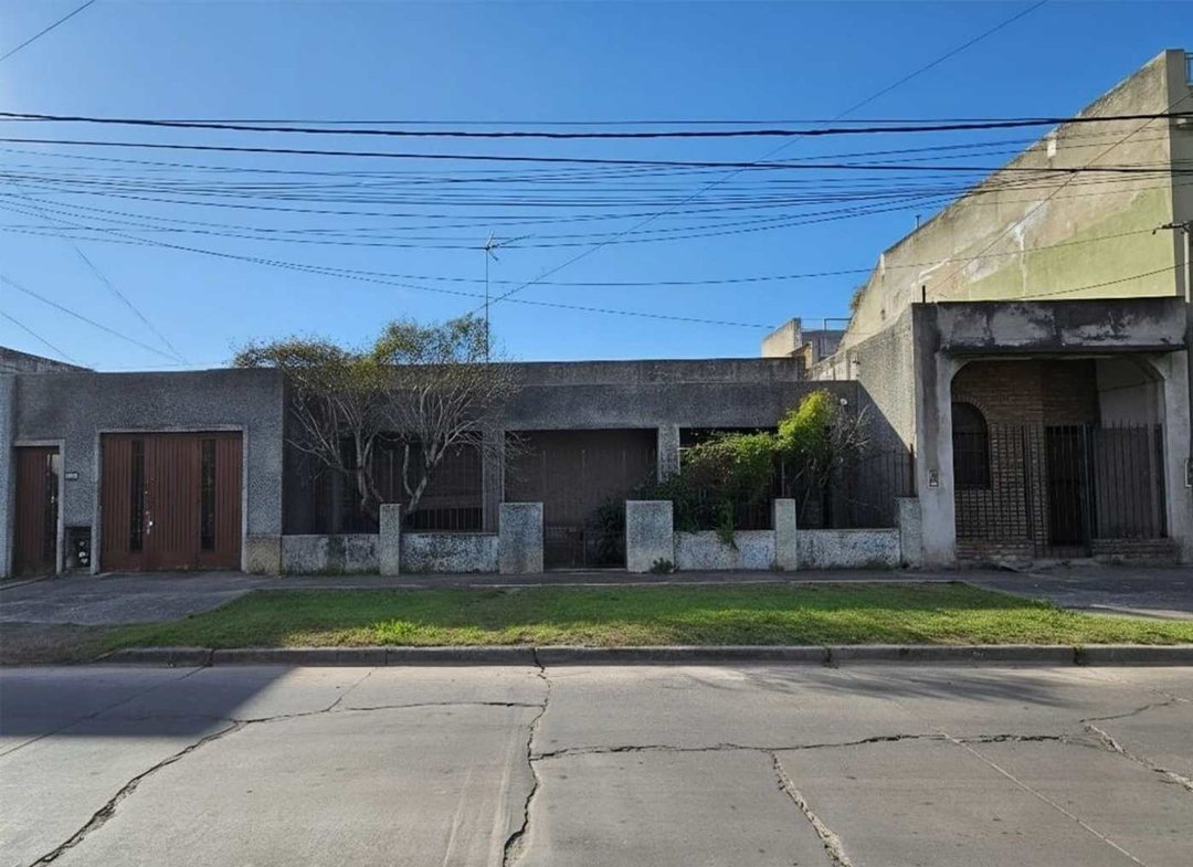 VENTA CASA PARA RENOVACIÓN INTEGRAL VILLA TESEI