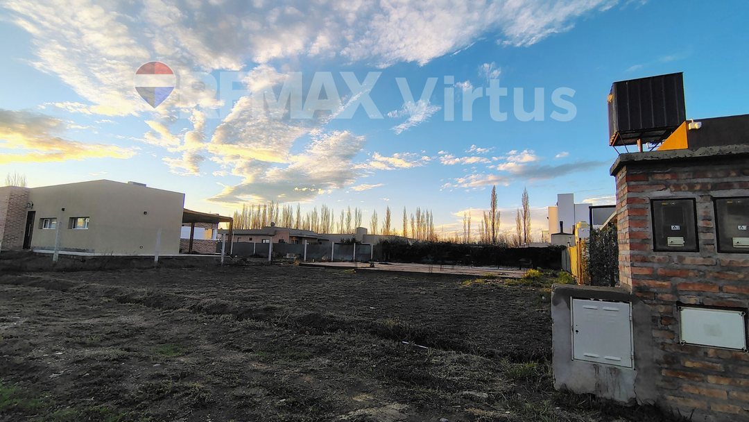 VENTA Lote en Barrio Cerrado Bodega Sol del Valle