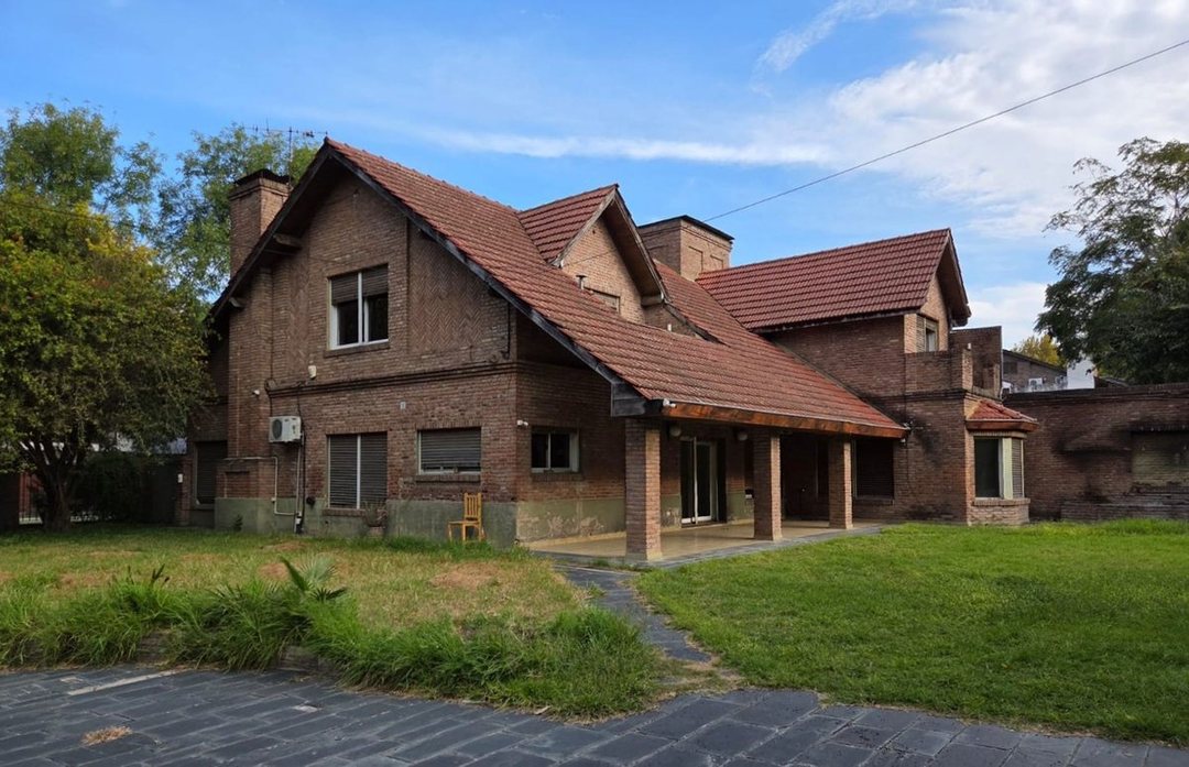 VENTA CASA EN SAN MIGUEL EXCELENTE UBICACION (Mi1)