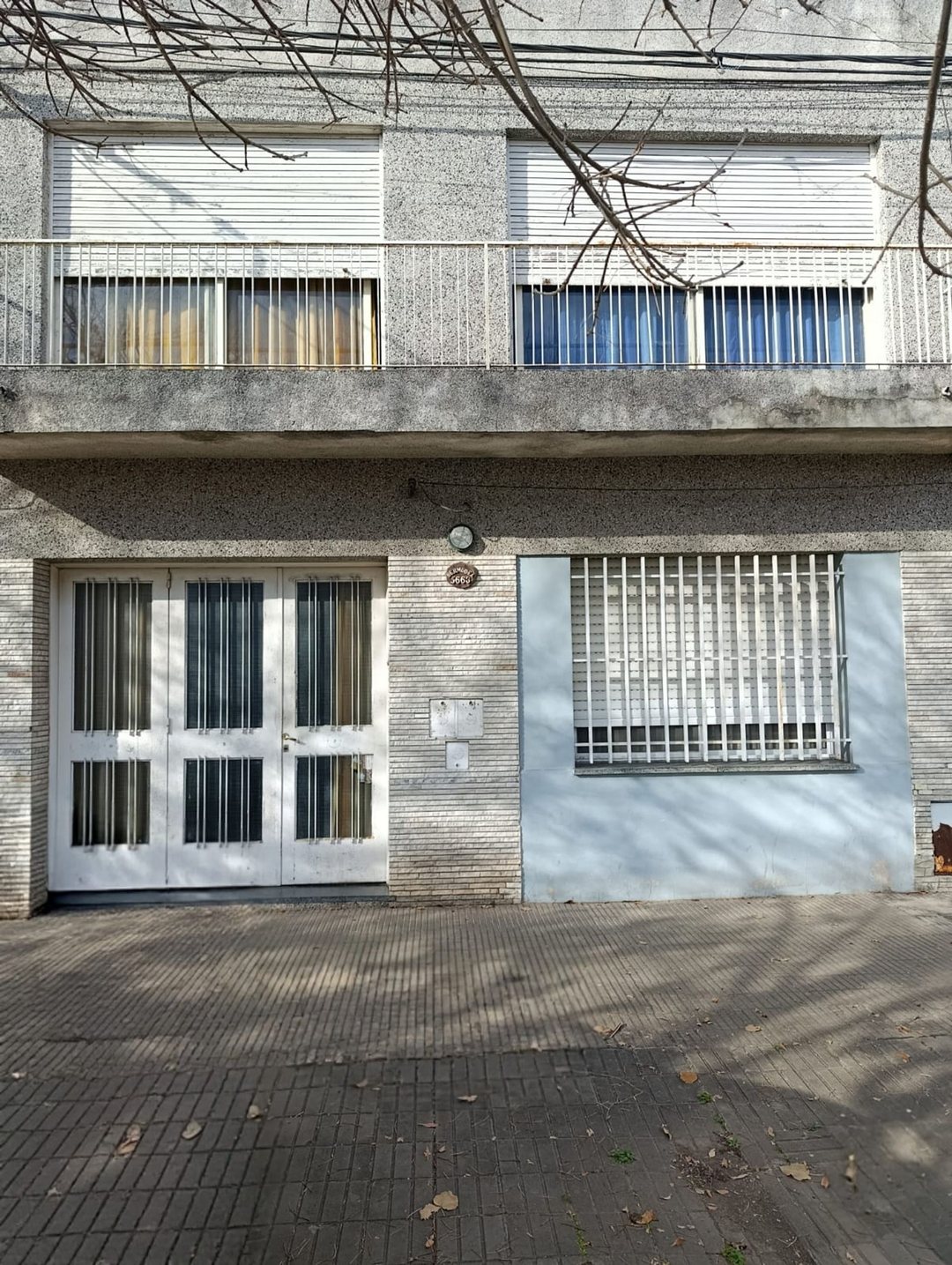 CASA EN VENTA 3 DORMITORIOS AMPLIO PATIO ZONA SUR